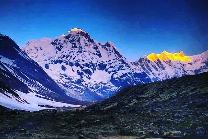 11-Day Hike Tour to Annapurna Base Camp Bliss in Kathmandu - Day 8: Sunrise at base camp and the return to Sinuwa