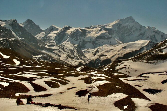 14 Days Annapurna Circuit Trek - From Kathmandu temples to the trailhead
