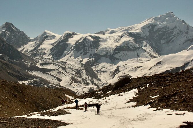14 Days Annapurna Circuit Trek - Crossing Thorong La and descending to Muktinath