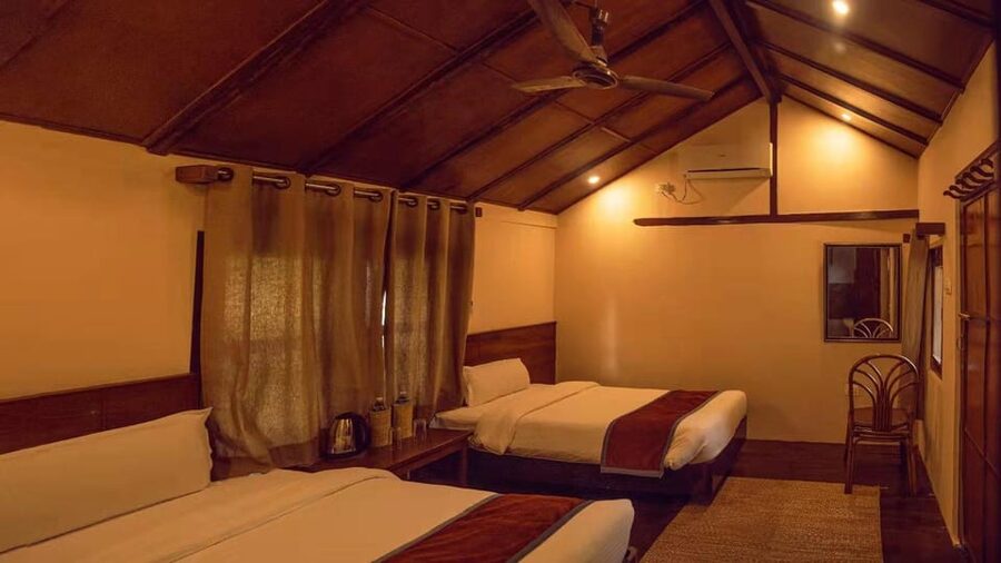 2 Days Chitwan Jungle Safari Tour from Pokhara/Kathmandu - The Tharu village and evening dance