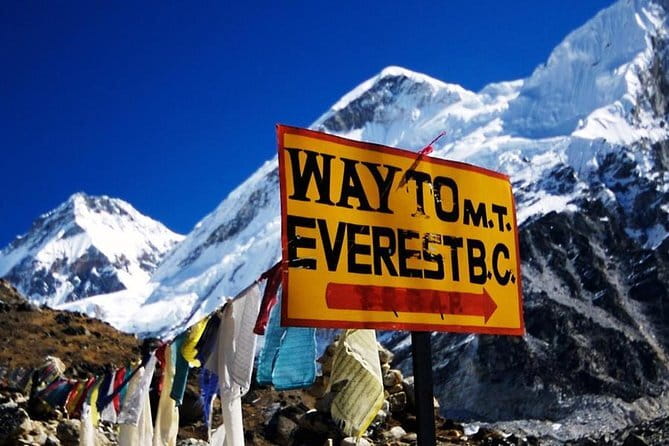Dancing in the Manaslu Circuit Trek - Day 3: From Jagat toward Deng
