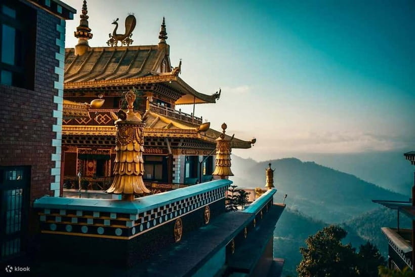 Dhulikhel to Namobuddha Day Hike with Lunch – Private/Group - The morning drive from Kathmandu to Dhulikhel