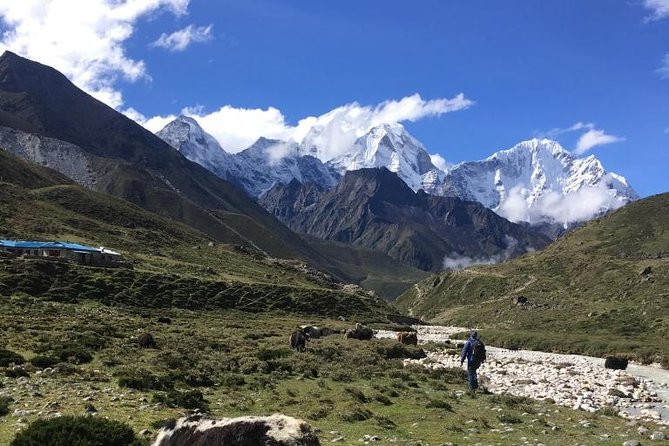 Everest base camp flight over by Helicopter from Kathmandu - The helicopter and shared seating