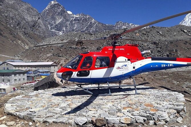 Everest Base Camp Helicopter Tour Stop at Hotel Everest View. - The Everest Base Camp flyover