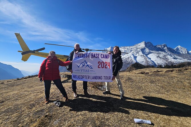 Everest base camp helicopter tour with Guarenteed Landing - The flight toward Lukla and the Himalayas