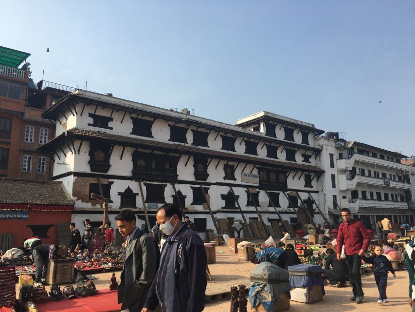 "Explore Kathmandu Rich Heritage: City Highlights Bus Tour" - Kathmandu Durbar Square and the old royal center