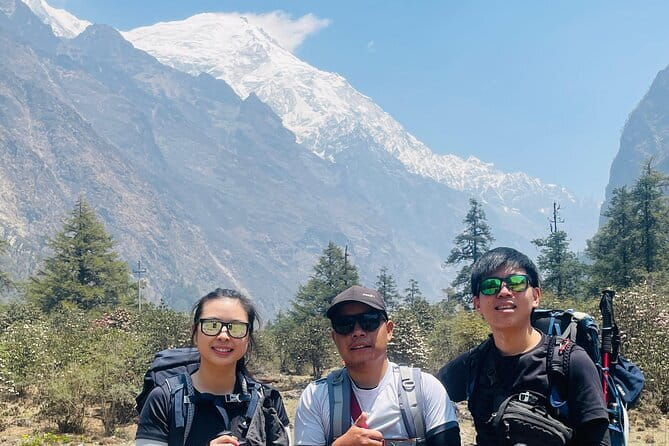 Explore The Beauty Of Langtang Valley In 8-Days Trek - Day 2: Forest trails and bridges to Lama Hotel