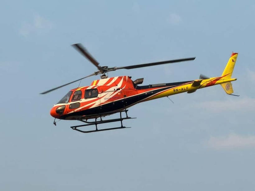 From Kathmandu: Everest Base Camp Landing Helicopter Tour - Window seats, shared space, and what to bring