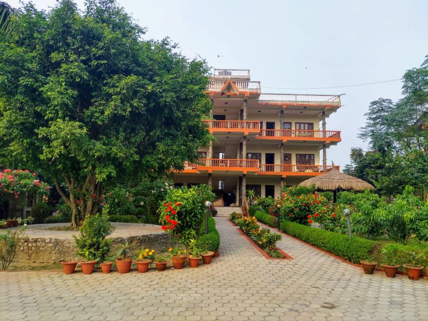 From Kathmandu/Pokhara: 3-Day All-Inclusive Chitwan Safari - What the meals and hotel add to the price