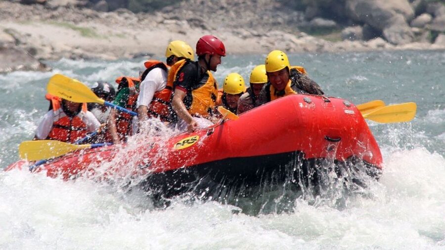 From Kathmandu / Pokhara / Chitwan: River Rafting - 1 Day - Meeting the raft crew and learning the basics