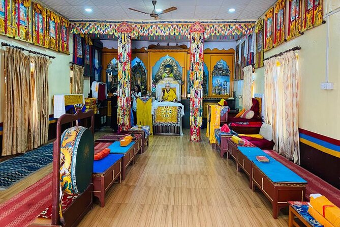 Half Day Tibetan Cultural tour Pokhara - Tibetan momos, thukpa, and lunch at a local restaurant