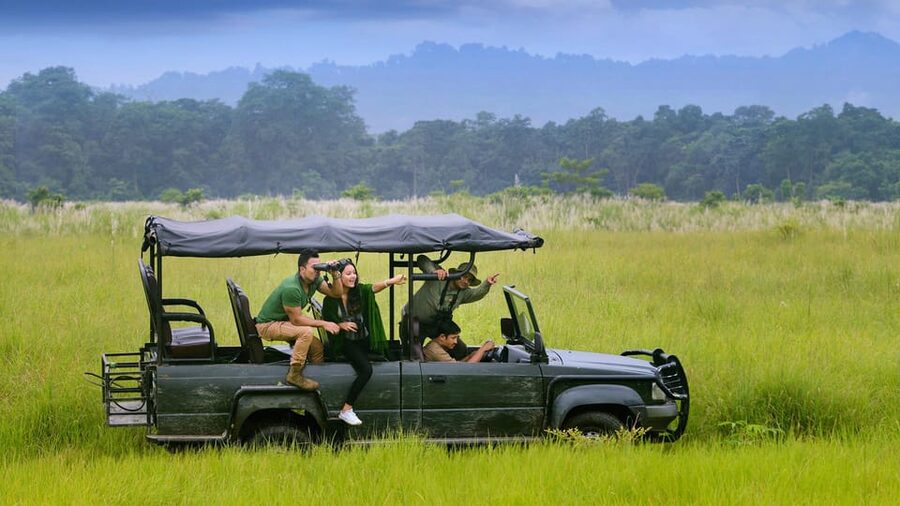 Kathmandu: 4-Day Private Chitwan National Park Safari Tour - Day two: Chitwan by jeep, canoe, and elephant center