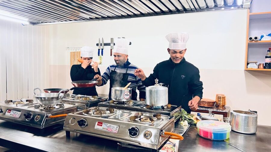 Kathmandu: About 3-hour Cooking Class Experience near Thamel - Chatamari and bara bring different textures