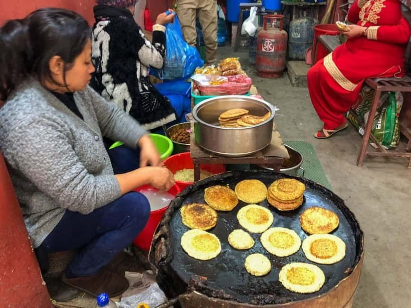 Kathmandu: Food and Drink Tour - Walking the streets and alleyways between stops