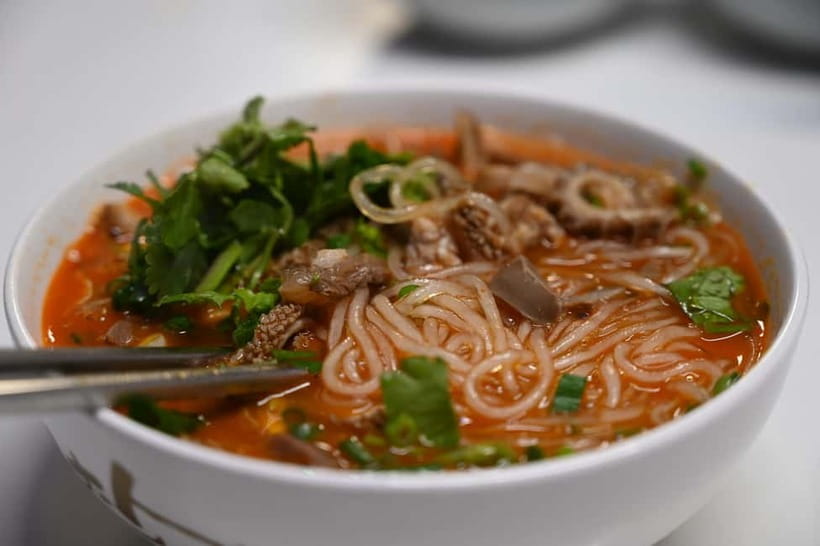 Kathmandu: Food, Drink and Shopping Rickshaw Tour - Practical advice before you meet the guide
