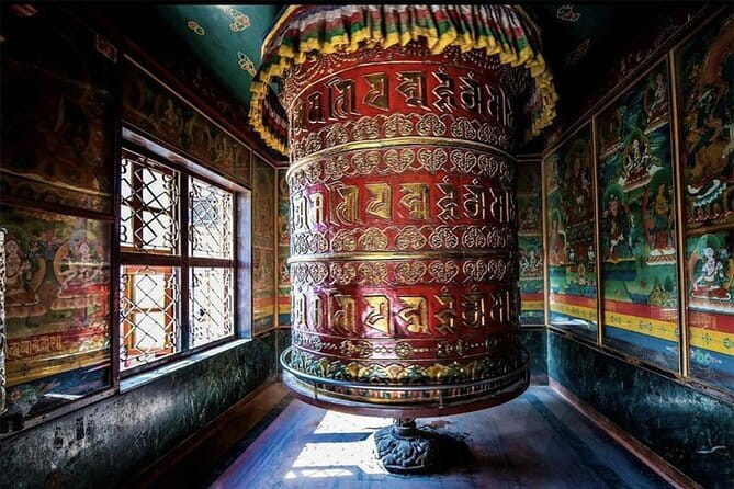 Kathmandu: Kopan Monastery, Swayambhu and Boudha Nath Stupa Tour - Kopan Monastery: a quieter hour on the hill