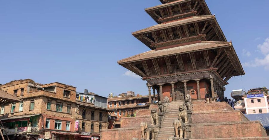 Kathmandu: Nagarkot, Bhaktapur, Doleswor & Sanga Statue Tour - Bhaktapur Durbar Square and Newar craftsmanship