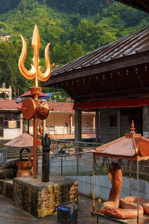 Kathmandu: Nagarkot, Bhaktapur, Doleswor & Sanga Statue Tour - Doleshwor Mahadev, a sacred final stop