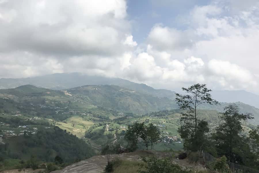 Kathmandu: Nagarkot Sunrise and Hike Tour to Changu Narayan - Breakfast, tea, and setting out on foot