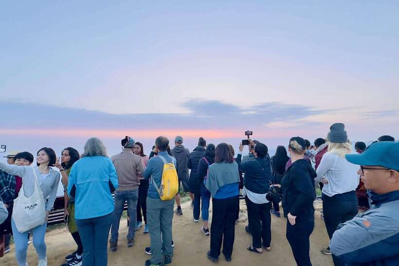 Kathmandu: Nagarkot Sunrise & Hike with Lunch -Private/Group - Lunch, breakfast, and what the low price really means