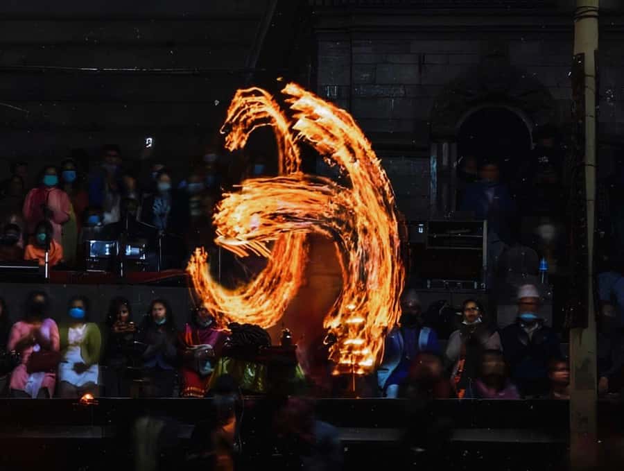 Kathmandu: Pashupatinath Aarati & Cremation Evening Tour - Why Pashupatinath feels different at night