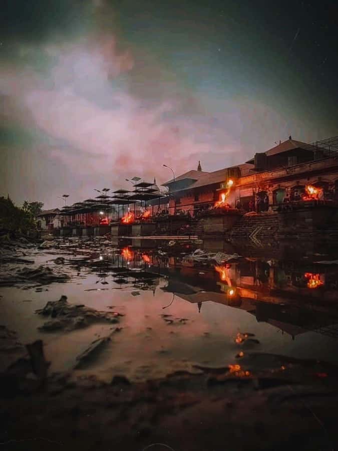 Kathmandu: Pashupatinath Aarati & Cremation Evening Tour - Seeing cremation rites with proper respect