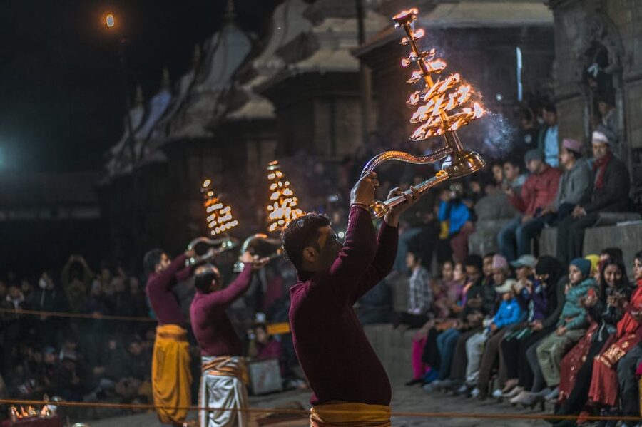 Kathmandu: Pashupatinath Temple Aarti Night Tour - Why Pashupatinath feels different after sunset