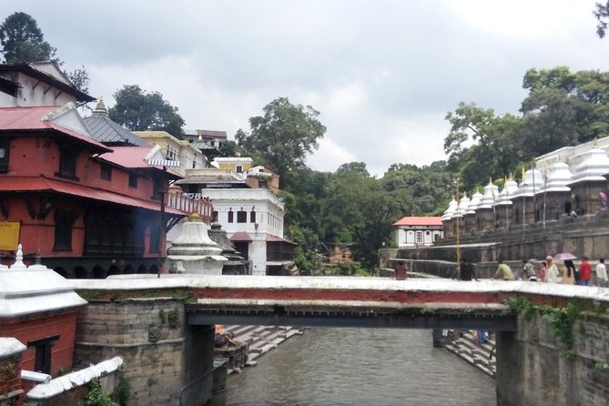 Kathmandu Spiritual Sites: Bodhnath & Pashupatinath Tour - Pashupatinath Temple and the sacred Bagmati River
