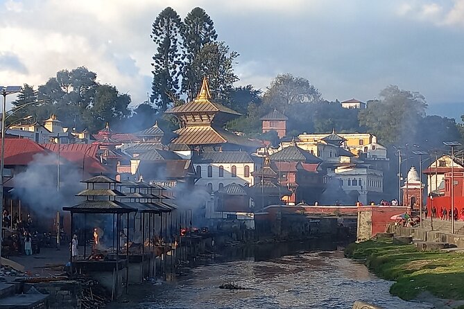 Life and spirituality tour of Kathmandu - Pashupatinath and the Hindu rituals of the Bagmati