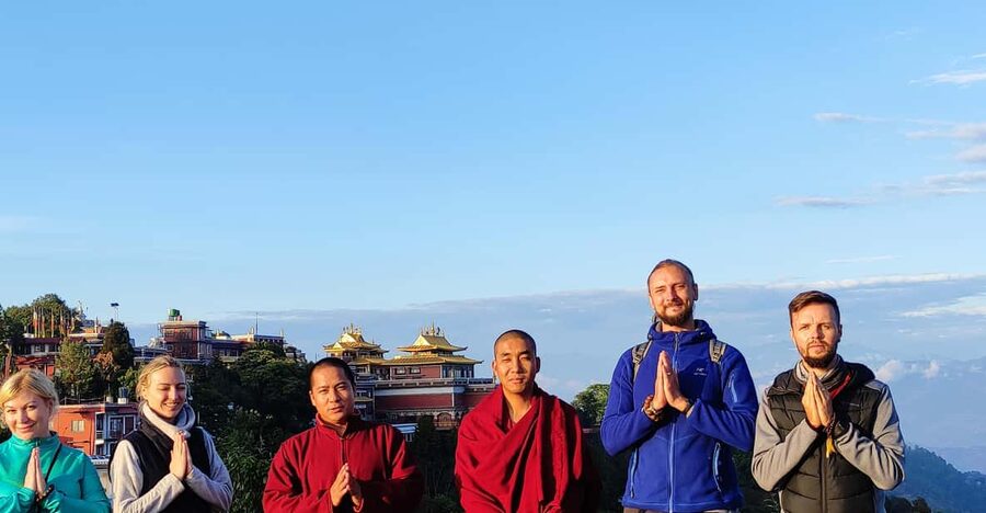 Live like Monk: Stay in the Nomobuddha Monastry - Walking from Dhulikhel to Namobuddha