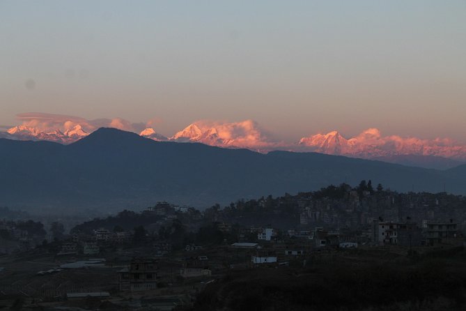 Mt Everest view from Nagarkot -hiking to Changu UNESCO site - Nagarkot at 2,175 meters: views before the walk