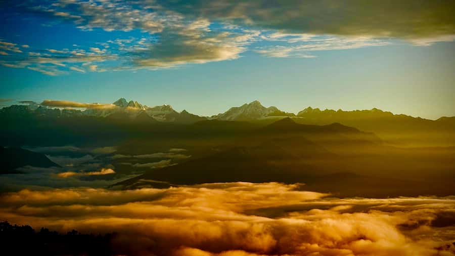 Nagarkot & Bhaktapur Tour with Private Transport - How the service style affects your day