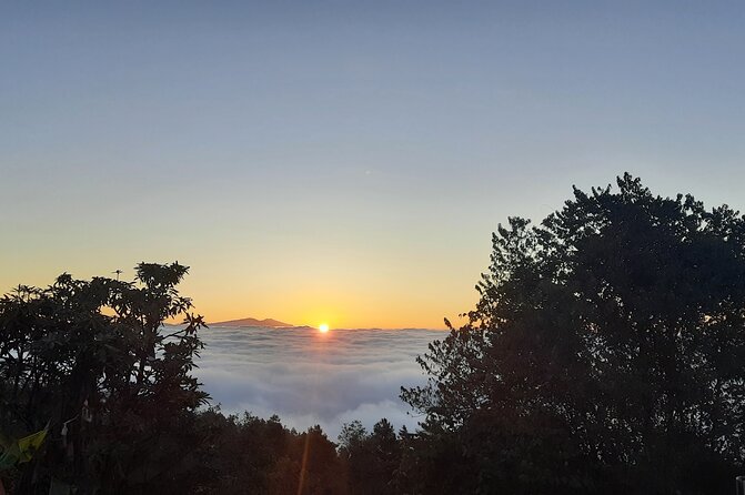 Nagarkot Sunrise & Bhaktapur UNESCO Heritage Private Tour - Nagarkot before dawn and the Himalayan sunrise