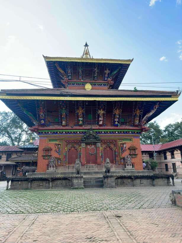 Nagarkot Sunrise With 7 UNESCO World Heritage Private Tour - Pashupatinath and the serious side of Kathmandu