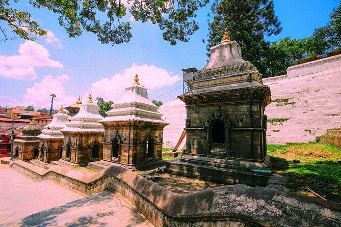 Pashupatinath Temple, Hindu Crematorium and Aarati in-depth Tour - Sandhya Aarati beside the Bagmati River