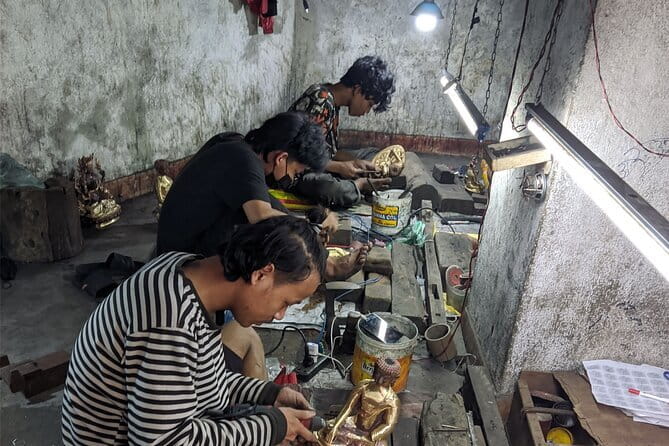 Patan and Bhaktapur Boutique Tour - Bhaktapur Durbar Square changes the scale
