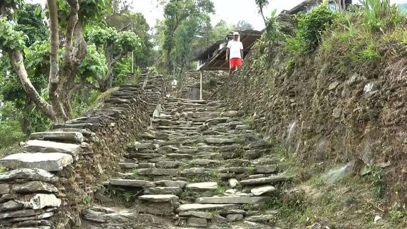 Pokhara: Annapurna Foothills Day Hike with Transfers - The trail to Dhampus shifts from scenery to village life