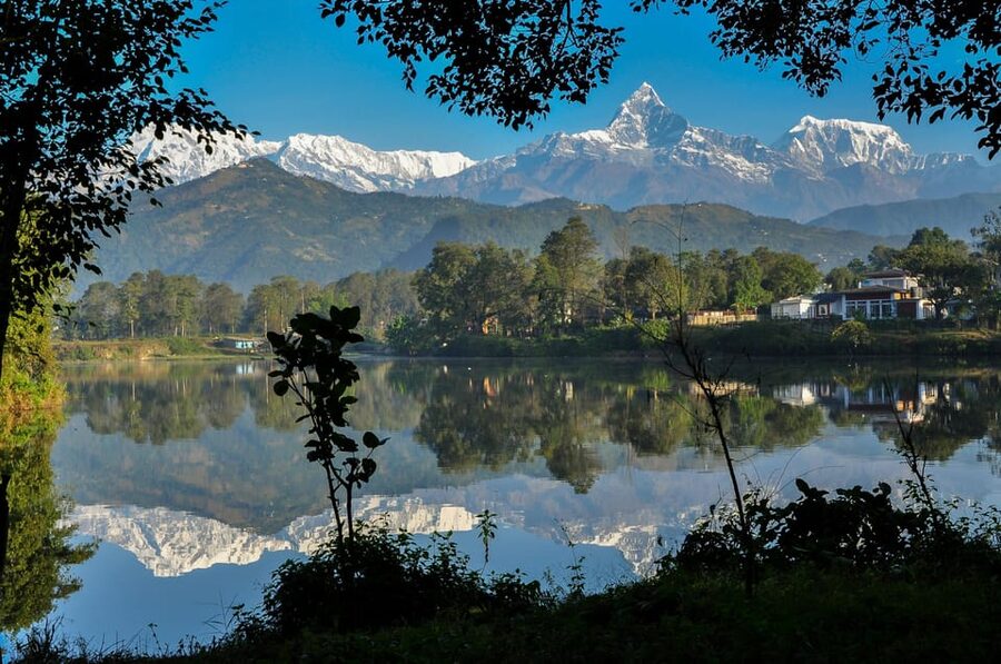 Pokhara: Guided Evening Walking Tour in Lakeside - Small-group atmosphere and guide quality
