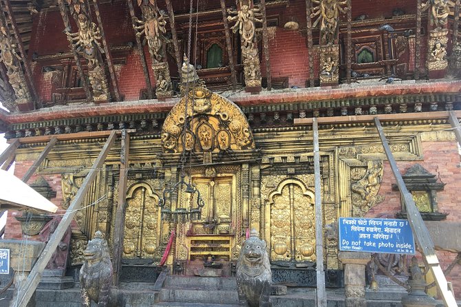Private Day Tour in Kathmandu Valley Rim with Bhaktapur Sightseeing - Pottery Square and the 55 Window Palace