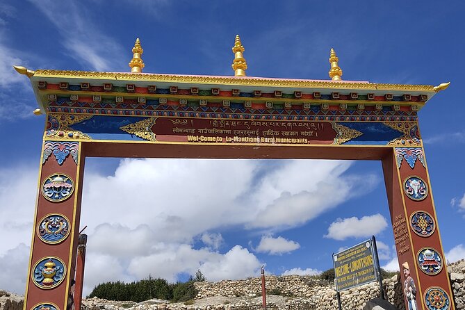 Upper Mustang Trek 14 Days - Days 3 and 4: Flying to Jomsom and walking to Kagbeni