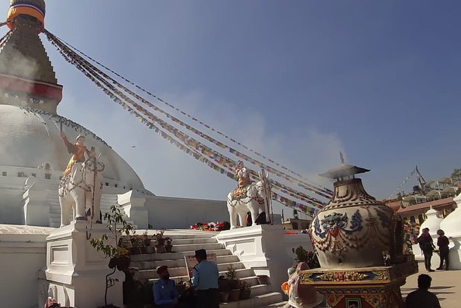 Visit Swayambhunath and Bauddhanath Stupa with Guide - Boudhanath: a grand stupa and time to browse